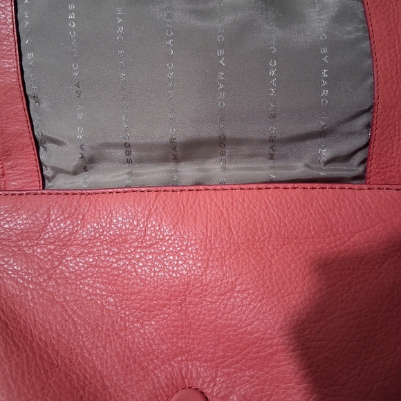 Marc By Marc Jacobs Pink Coral crossbody. - Picture 9 of 15
